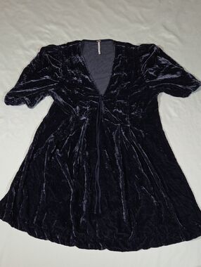 FREE PEOPLE Adelle Velvet tunic indigo Short Sleeve V Neck Top Size XS